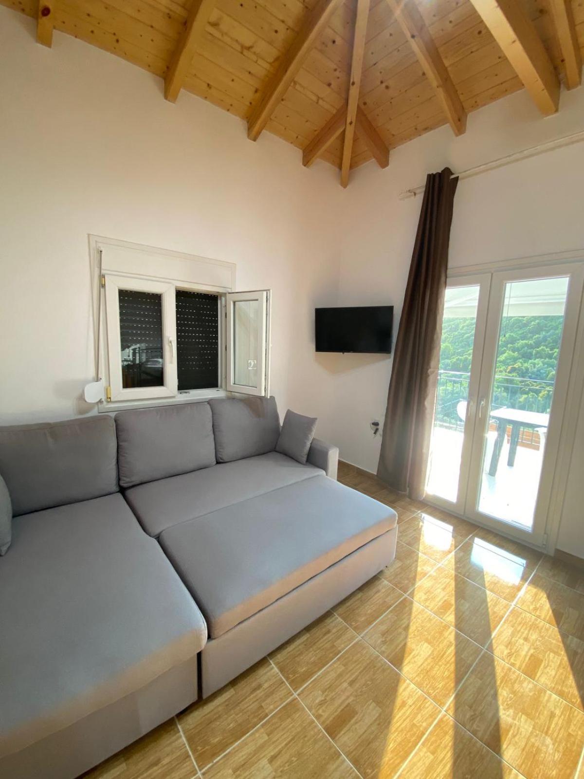 Babis Apartment Áyios Nikítas Esterno foto